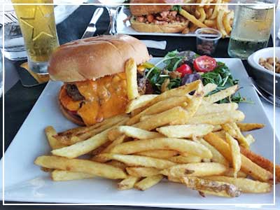 Intérieur du restaurant L'Évidence